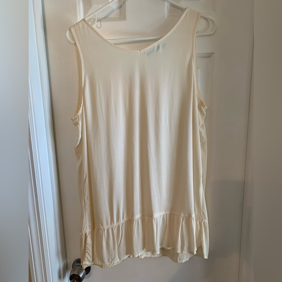 Beautiful cream thin womens shirt. - Picture 2 of 5